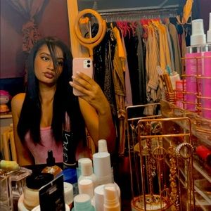 Meet your Posher, Linda